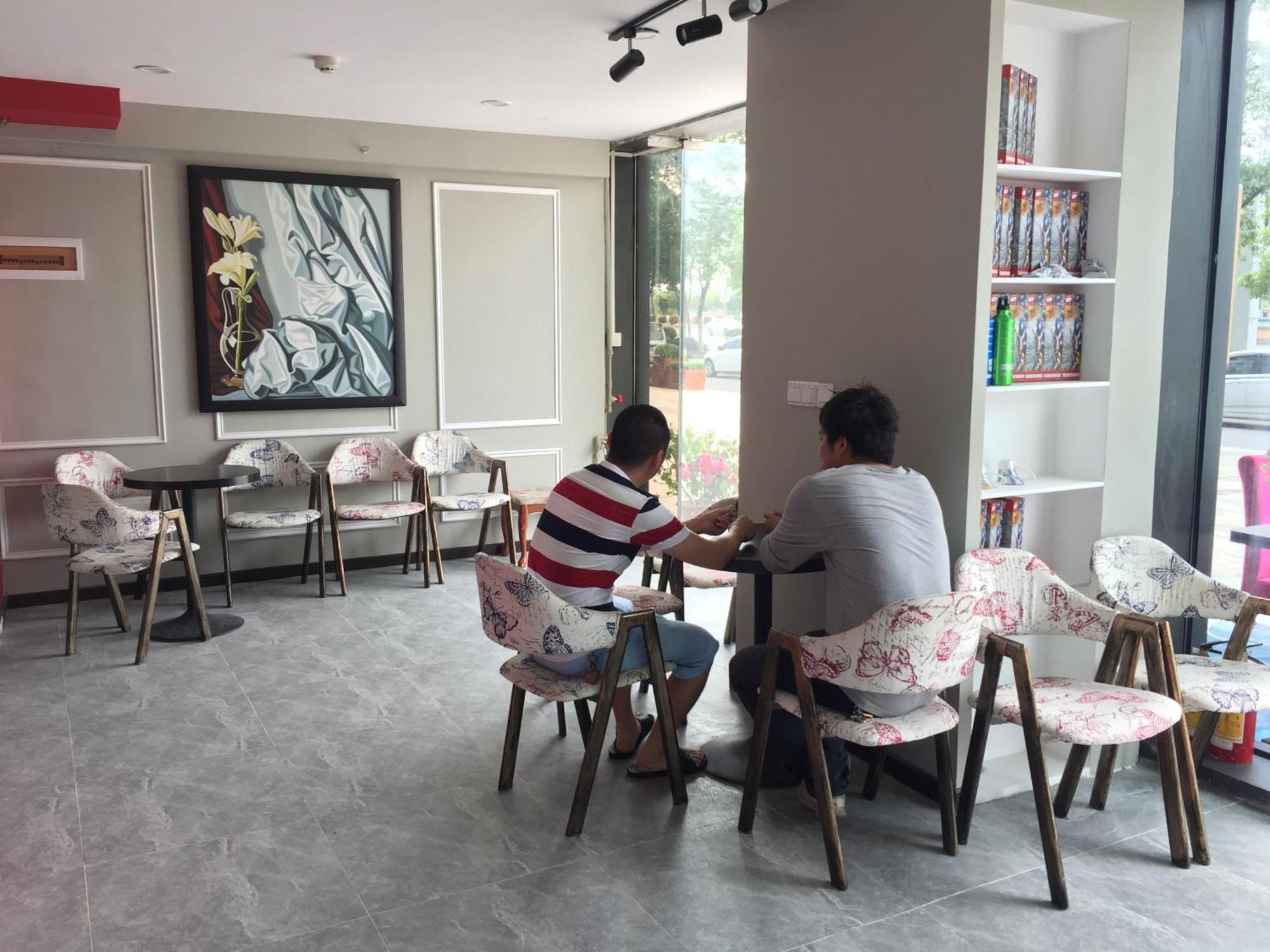 April Fair Duplex Apartment Guangzhou South Railway Station Ao Yuan Yue Shi Dai Branch Bagian luar foto