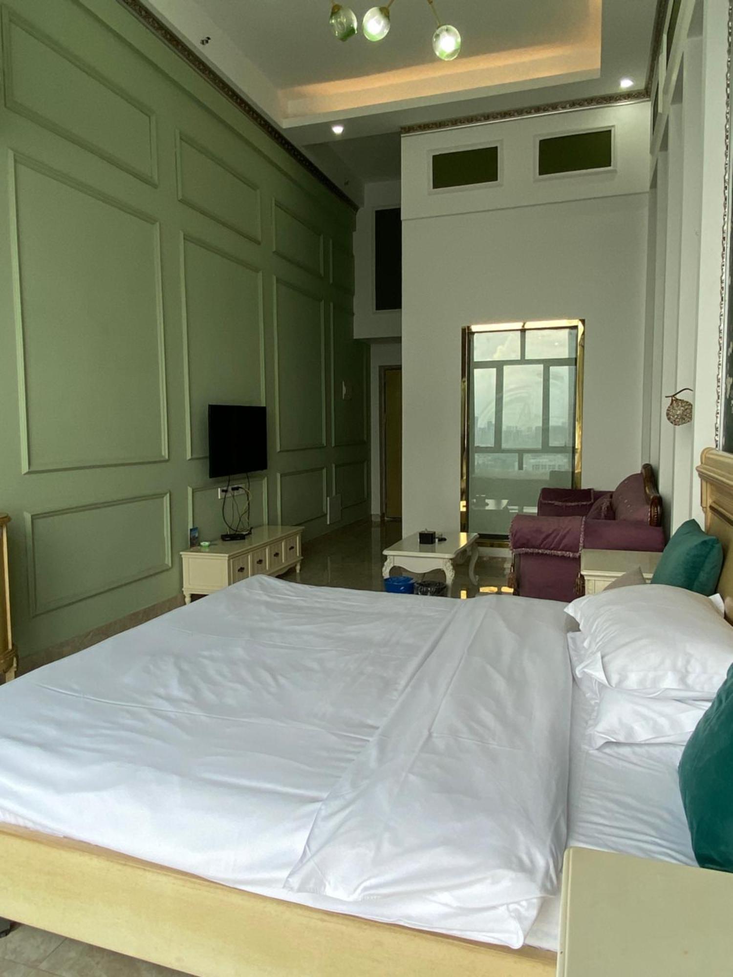 April Fair Duplex Apartment Guangzhou South Railway Station Ao Yuan Yue Shi Dai Branch Bagian luar foto