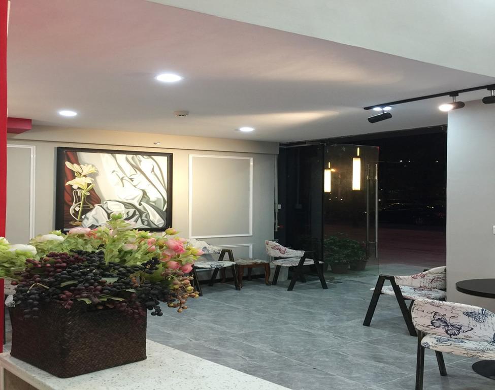 April Fair Duplex Apartment Guangzhou South Railway Station Ao Yuan Yue Shi Dai Branch Bagian luar foto